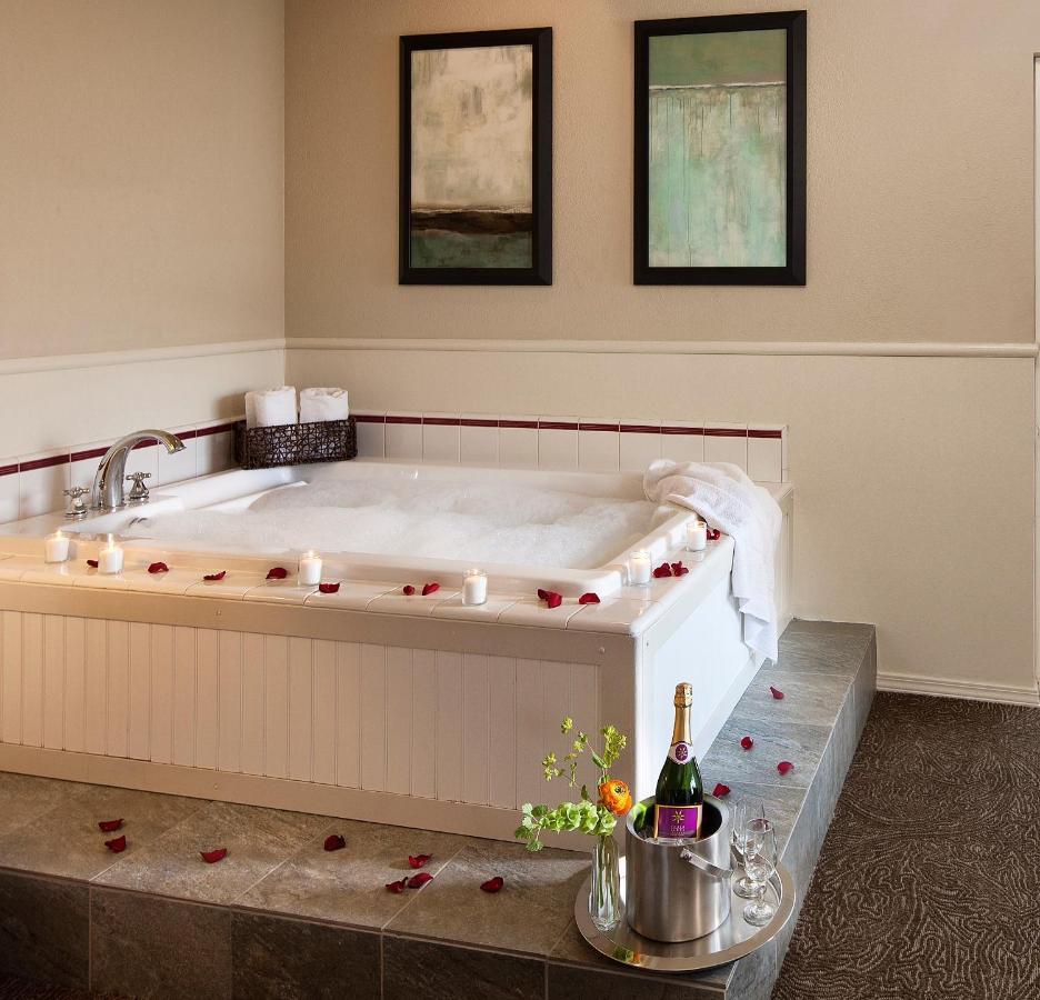 Cambria Landing Inn And Suites المظهر الخارجي الصورة