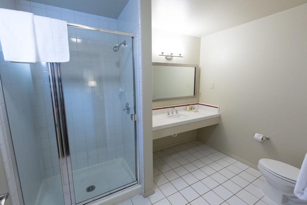 Cambria Landing Inn And Suites المظهر الخارجي الصورة