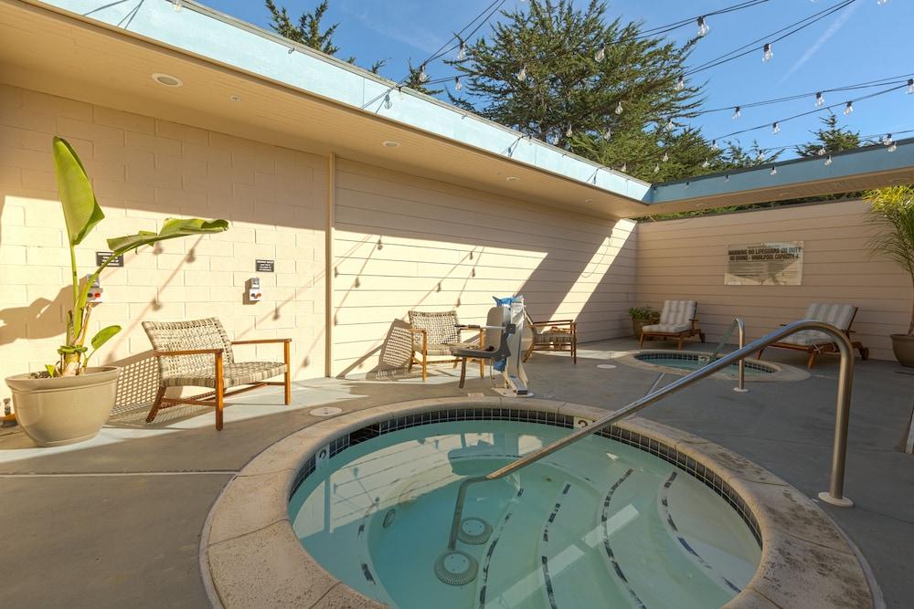 Cambria Landing Inn And Suites المظهر الخارجي الصورة