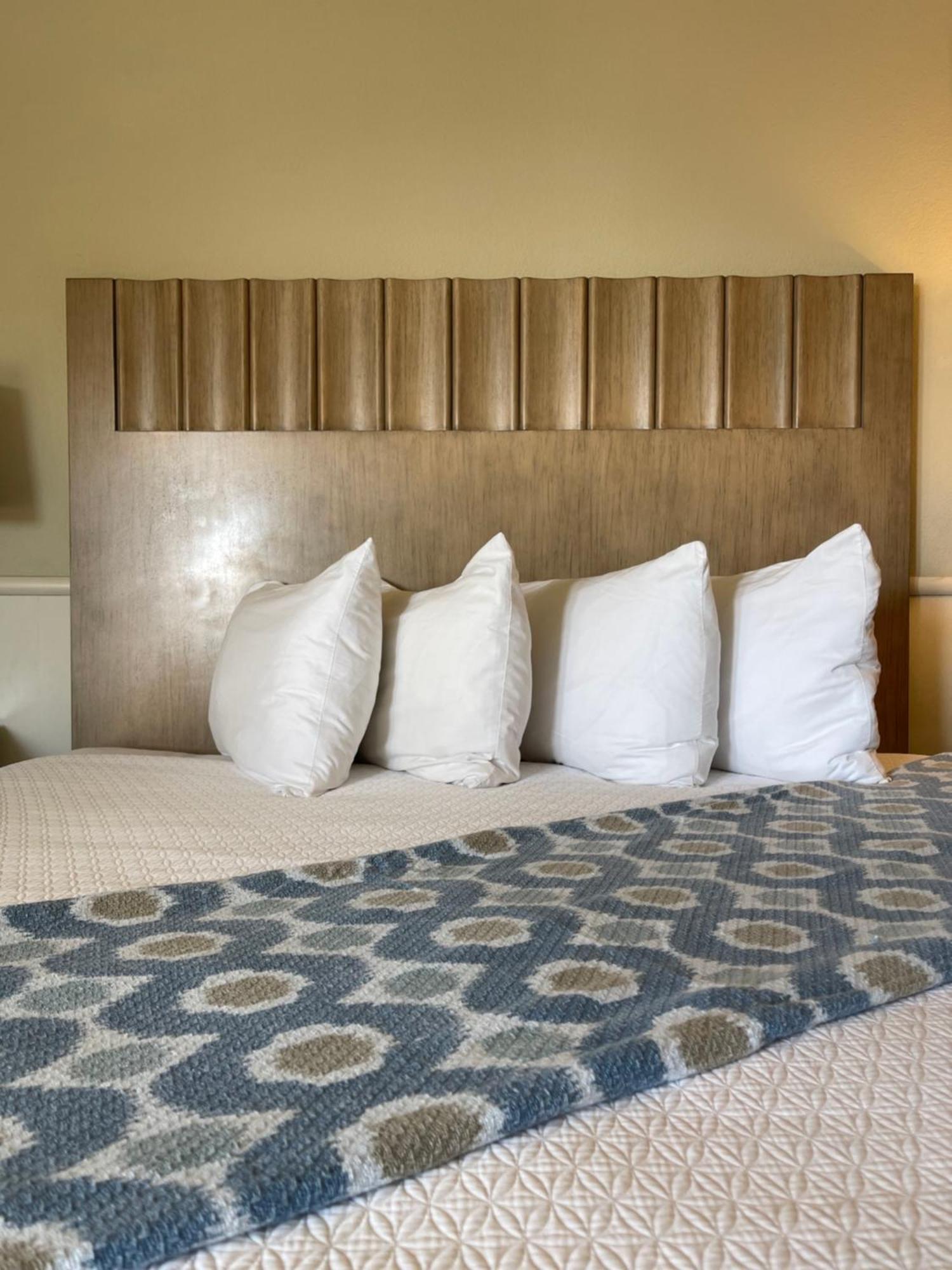 Cambria Landing Inn And Suites المظهر الخارجي الصورة