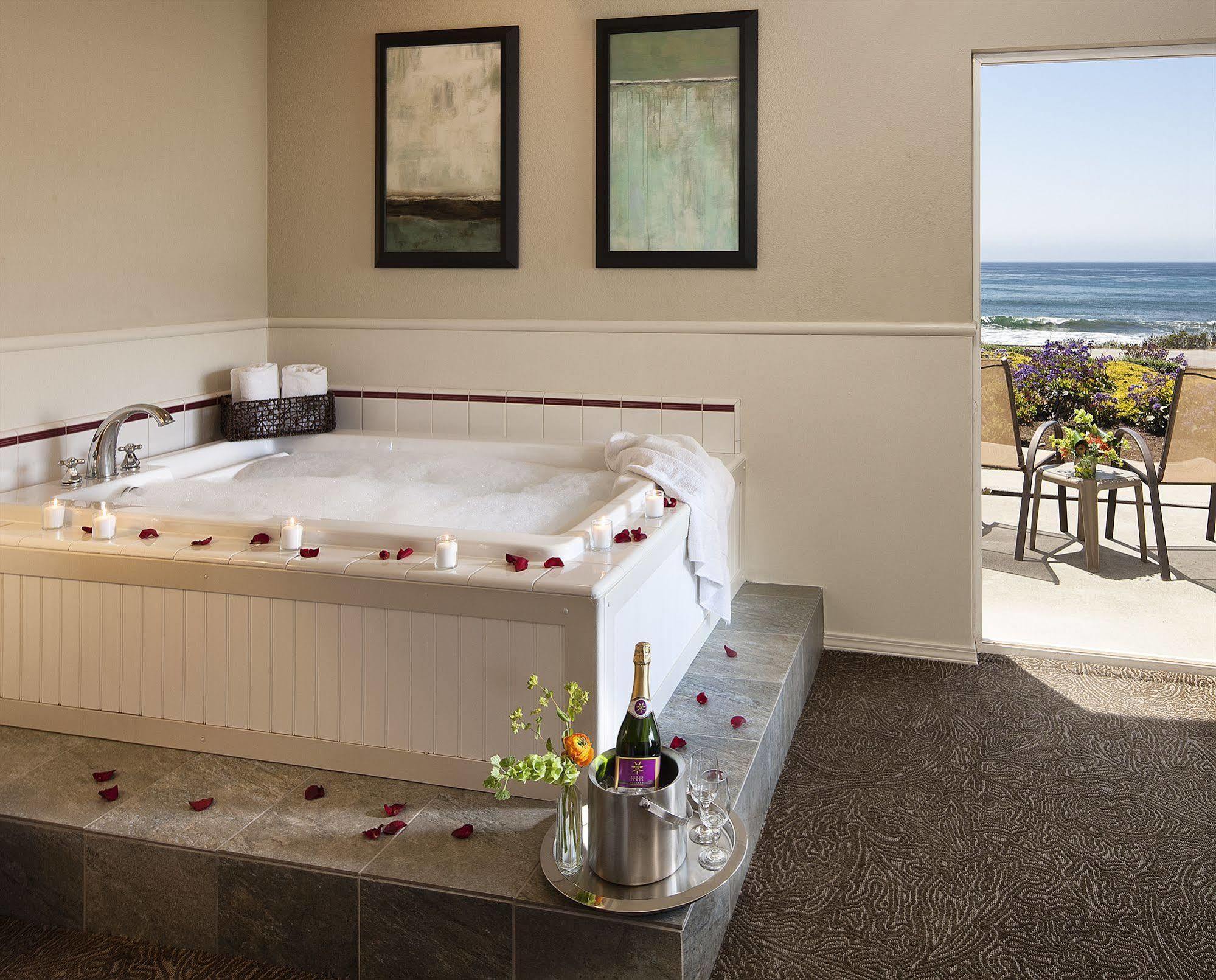 Cambria Landing Inn And Suites المظهر الخارجي الصورة