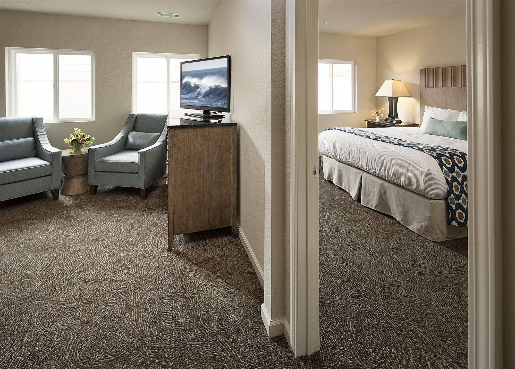 Cambria Landing Inn And Suites المظهر الخارجي الصورة